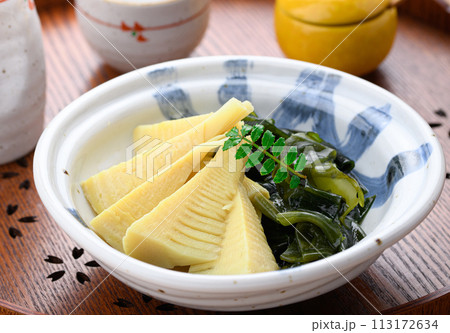 春の味覚　若竹煮（竹の子とわかめの煮物） 113172634