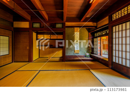 愛媛県　重伝建　内子の町並み　上芳我邸 113173981