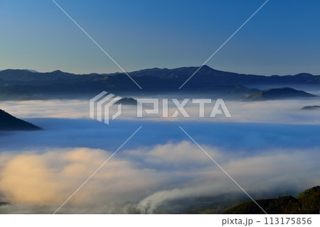 雲海展望公園からの大洲盆地の雲海 113175856
