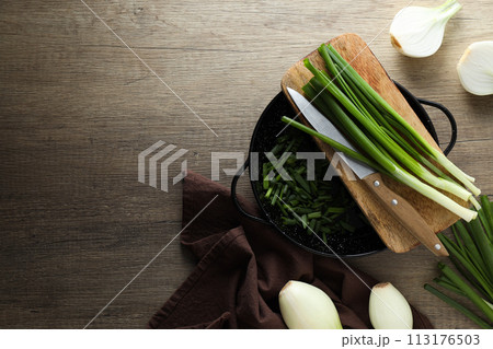 Green onion, concept of fresh vegetable, fresh raw food 113176503