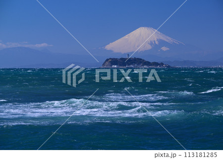 白波立つ冬の海 113181285