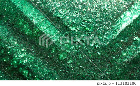 キラキラ輝く緑の金属 113182180