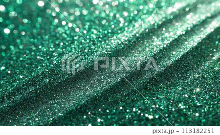 キラキラ輝く緑の金属 113182251