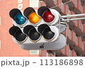 都会の黄信号 113186898