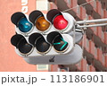 都会の信号機 右折矢印 113186901