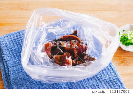 角切り鰹のたたきの漬け 113187001