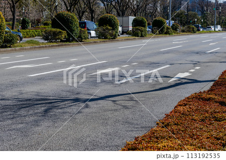 内堀通り、4車線道路 内堀通り、4車線道路 113192535
