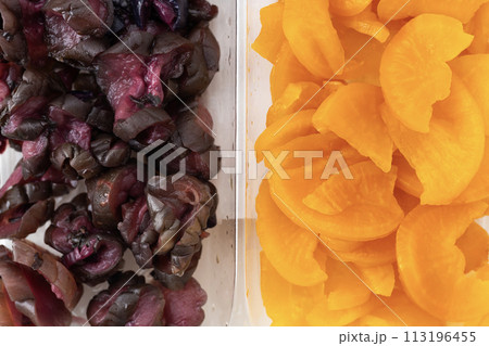 つぼ漬としば漬 白背景 つぼ漬としば漬 白背景 113196455