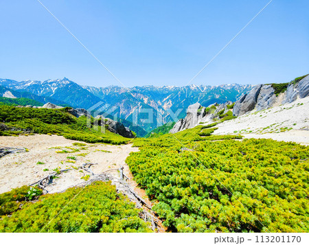 夏の燕岳登山（燕山荘～燕岳山頂）の写真素材 [113201170] - PIXTA