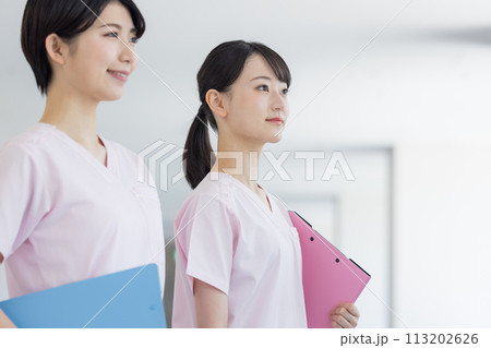 医療 女性看護師のポートレート 撮影協力「LINK FOREST」 医療 女性看護師のポートレート 撮影協力「LINK FOREST」 113202626