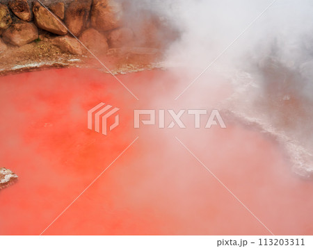 別府地獄めぐりの一つで、アニメ鬼滅の刃の聖地としても有名なかまど地獄6丁目にある赤色の熱泥地獄 113203311