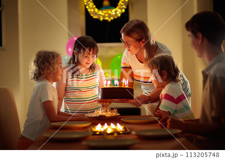 Child birthday party cake. Family with kids. 113205748