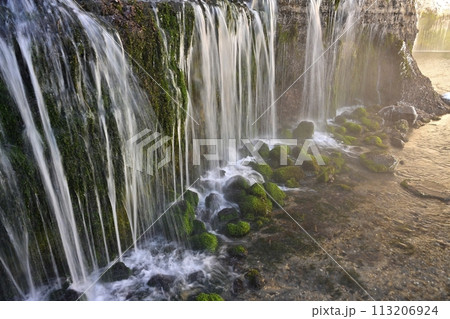 厳冬の白糸の滝（軽井沢町） 113206924