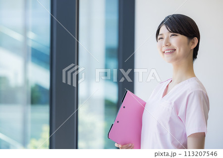 医療 女性看護師のポートレート 撮影協力「LINK FOREST」 医療 女性看護師のポートレート 撮影協力「LINK FOREST」 113207546