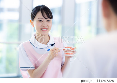 歯医者　歯科衛生士のポートレート　撮影協力「LINK FOREST」 113207820