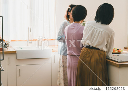 a forty-something woman 113208028