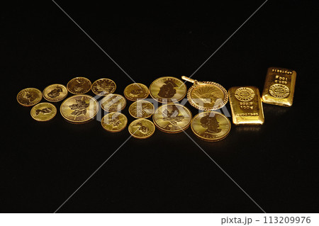 美しい輝きを放つ実物資産の金貨が人気高騰です。 美しい輝きを放つ実物資産の金貨が人気高騰です。 113209976