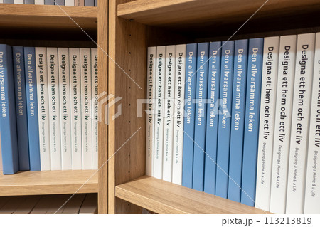 洋書の本棚 113213819