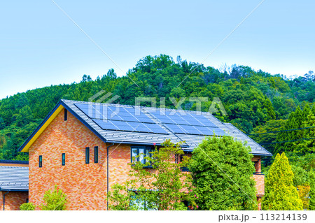 エコハウス‗太陽光発電システムのある洋風住宅 113214139