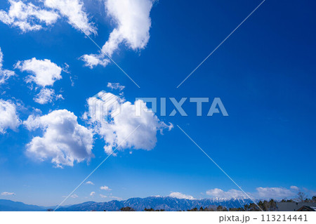 【青空素材】冬の清里高原の青空と雲【山梨県】 【青空素材】冬の清里高原の青空と雲【山梨県】 113214441
