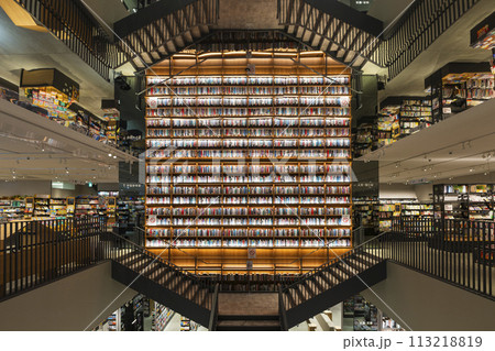 TSUTAYA BOOKSTORE 則武新町 TSUTAYA BOOKSTORE 則武新町 113218819