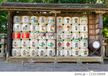 京都府八幡市八幡高坊の石清水八幡宮　奉納酒樽 113219888