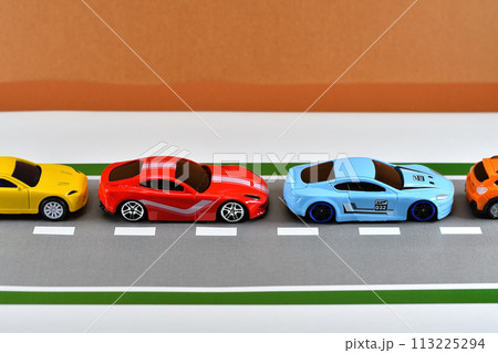 渋滞のイメージ写真 渋滞のイメージ写真 113225294