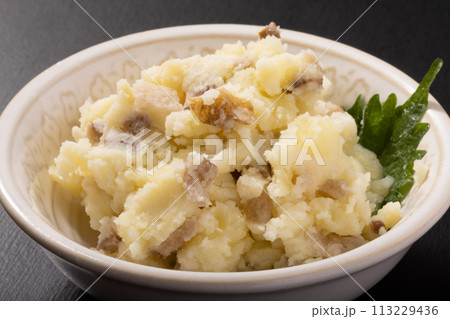 ［秋田県産］いぶりがっこ　ポテトサラダ（クリームチーズ入り） 113229436