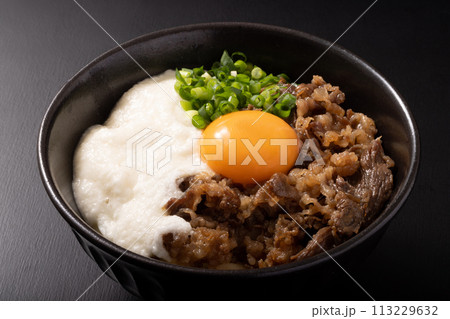 牛肉とろろ玉子 ぶっかけうどん 牛肉とろろ玉子 ぶっかけうどん 113229632