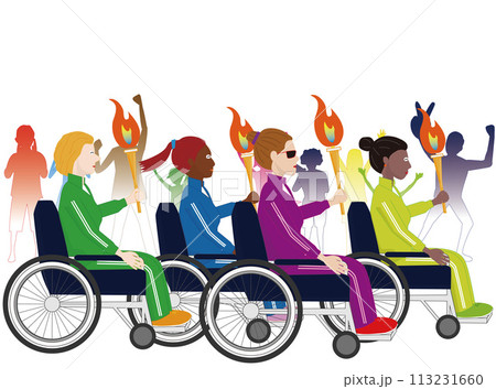 トーチを持ってリレーする車椅子の女性達。 113231660