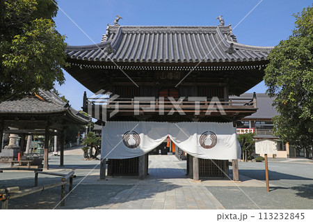 豊川稲荷　山門 113232845