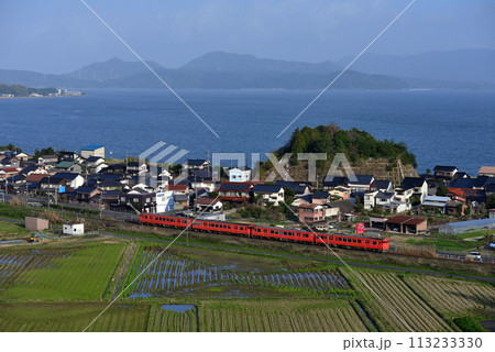 山陰本線を走るキハ47系普通列車4両 山陰本線を走るキハ47系普通列車4両 113233330
