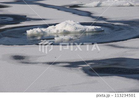 北海道北浜の三月 113234501