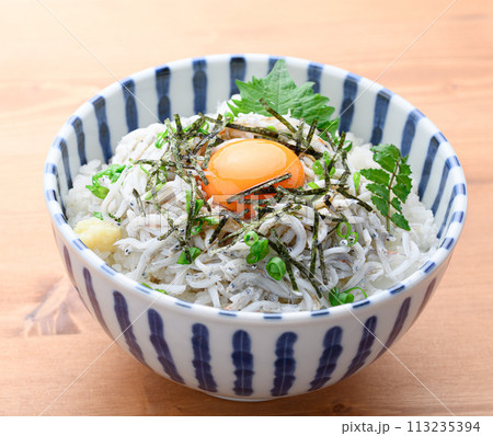 釜揚げしらす丼 釜揚げしらす丼 113235394
