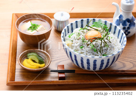 釜揚げしらす丼 113235402