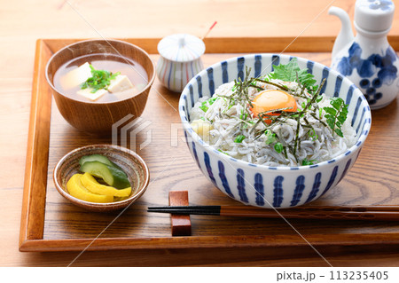 釜揚げしらす丼 釜揚げしらす丼 113235405