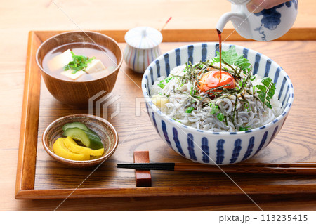 釜揚げしらす丼 釜揚げしらす丼 113235415