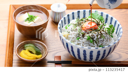 釜揚げしらす丼 釜揚げしらす丼 113235417
