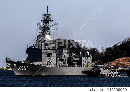 海上自衛隊の神奈川県横須賀基地に帰港する護衛艦あすか(試験艦) 海上自衛隊の神奈川県横須賀基地に帰港する護衛艦あすか(試験艦) 113236050