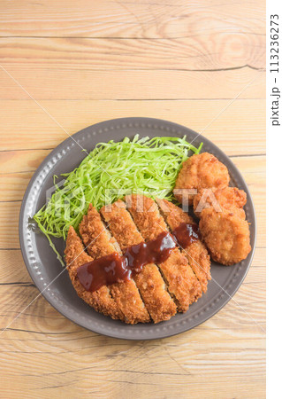 コロッケと唐揚げの盛り合わせ 113236273