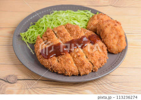 コロッケと唐揚げの盛り合わせ 113236274