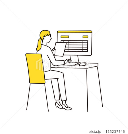 会計ソフトに入力するビジネスパーソン 113237546