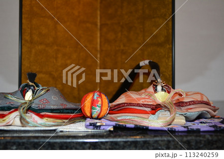 ひな祭りのお人形さん 113240259