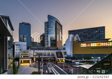JR川崎駅西口の都市夜景【神奈川県・川崎市】 113242397