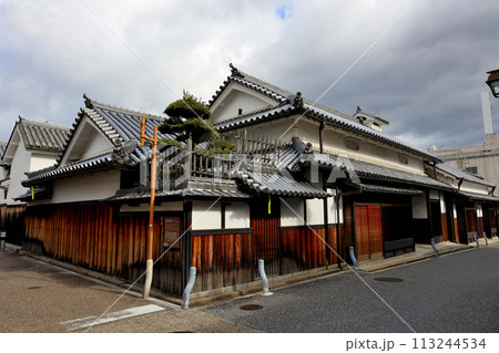 富田林市寺内町　旧家　街並み 113244534