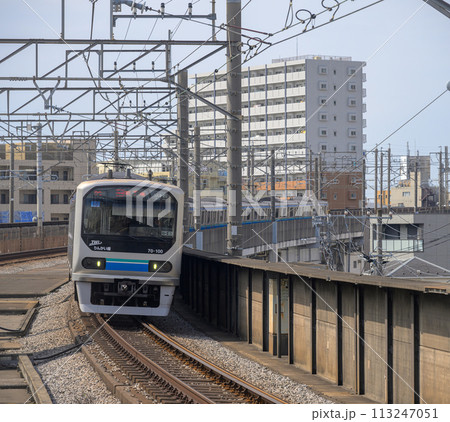 りんかい線70-000形電車 埼京線浮間舟渡駅 りんかい線70-000形電車 埼京線浮間舟渡駅 113247051