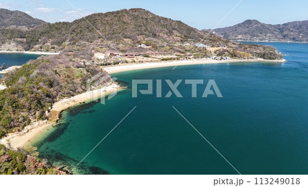 呉市蒲刈【県民の浜】ドローン空撮_No10 113249018