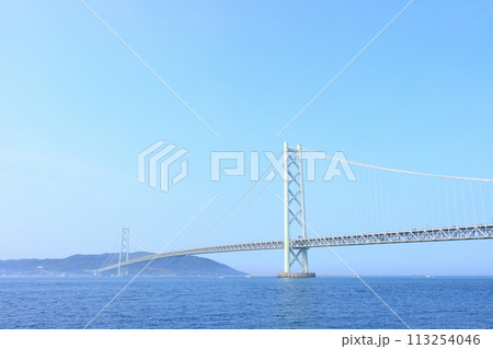 兵庫県神戸市、明石海峡大橋の風景 113254046