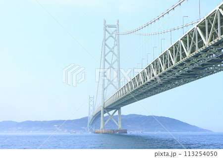 兵庫県神戸市、明石海峡大橋の風景 113254050