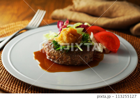 和風おろしハンバーグ　自家製ポン酢ソースで 113255127